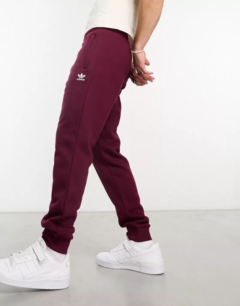 

джоггеры с логотипом adidas Originals Essentials