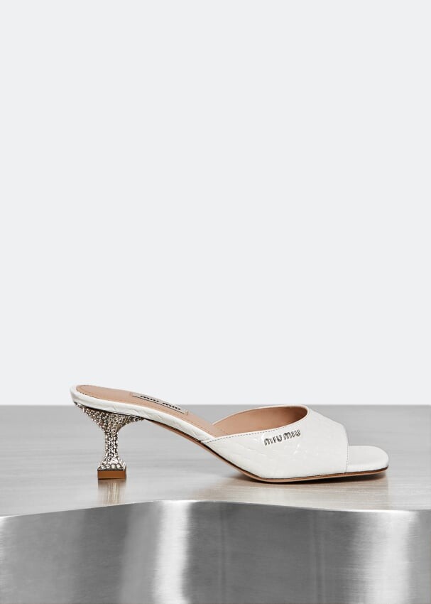 

Сандалии MIU MIU x Level Shoes Croco-print leather sandals, белый