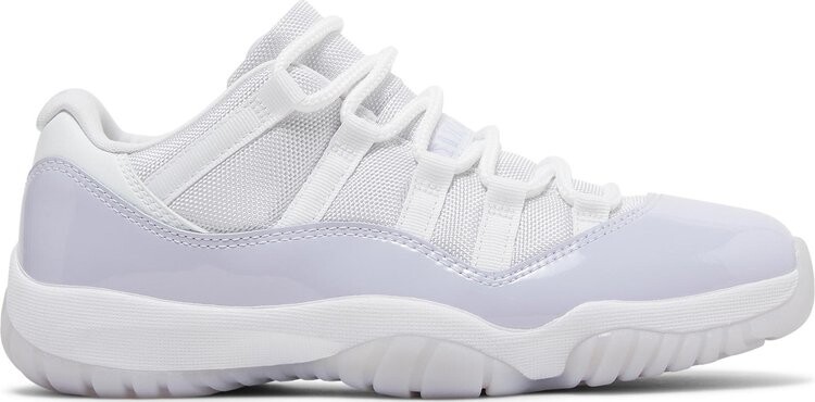 Кроссовки Wmns Air Jordan 11 Retro Low Pure Violet, белый кроссовки jordan air 11 retro white pure violet