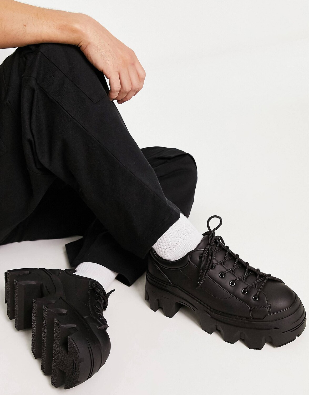 

Черные туфли дерби на шнуровке и массивной подошве из искусственной кожи ASOS DESIGN