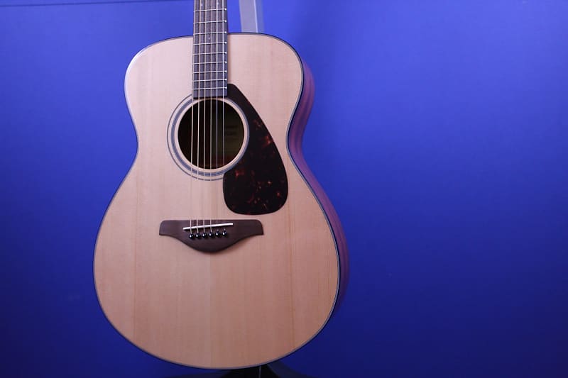 Акустическая гитара Yamaha FS800 с цельным верхом