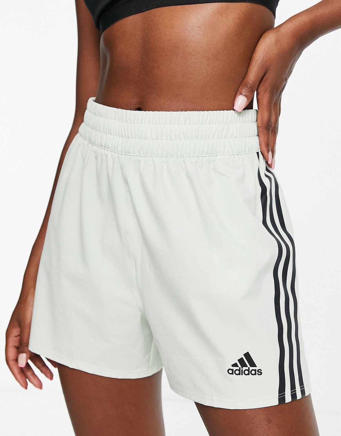 

Зеленые шорты в полоску с боковыми вставками adidas Training Icons