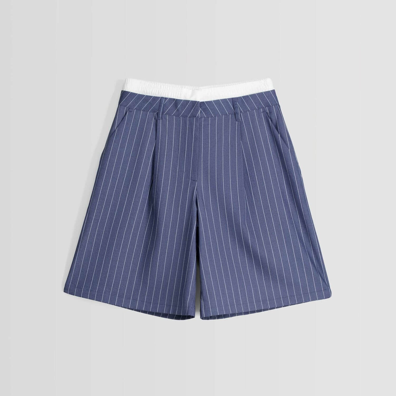 

Шорты Bershka Tailored Striped Bermuda With Underwear, синий/белый