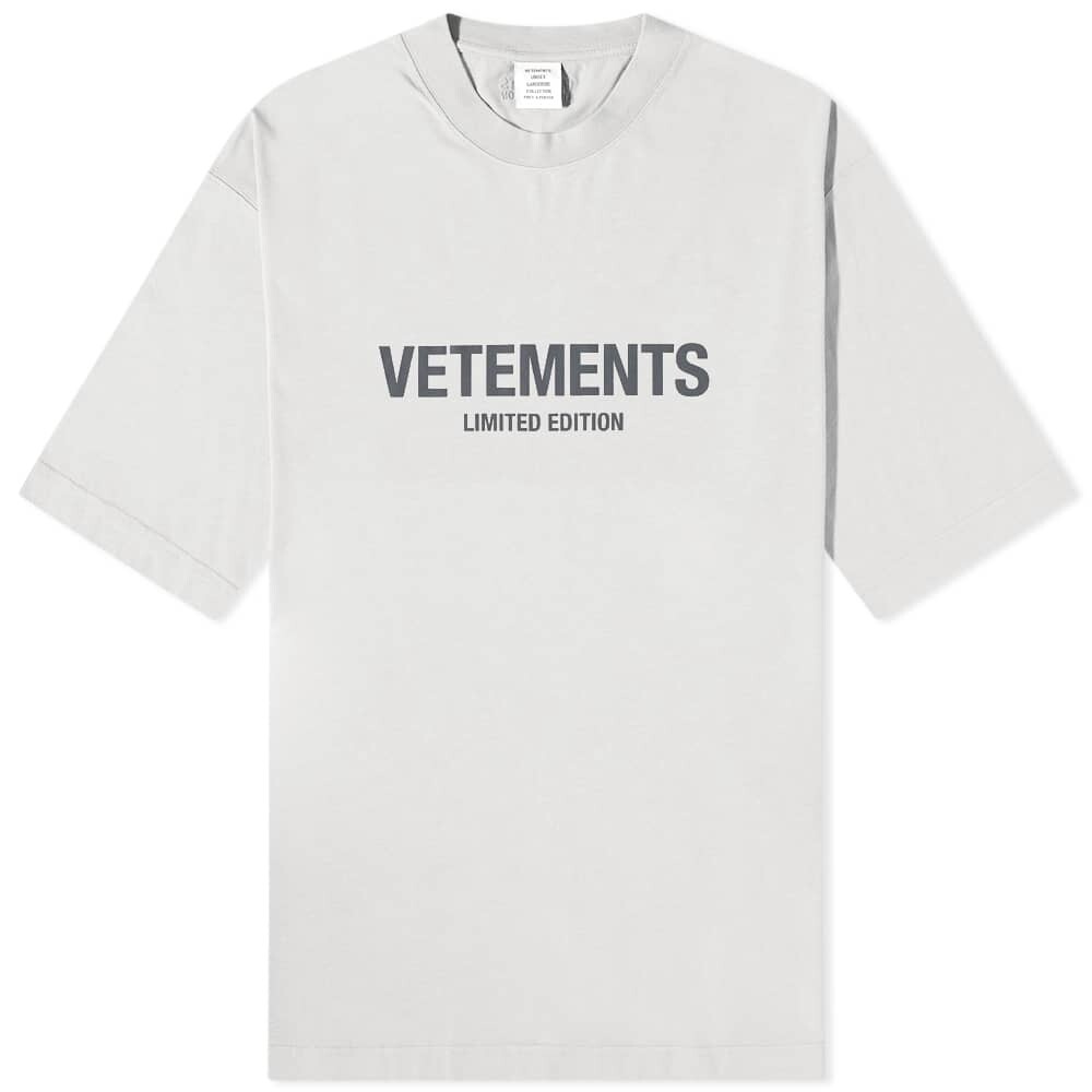 

Футболка VETEMENTS Logo Tee