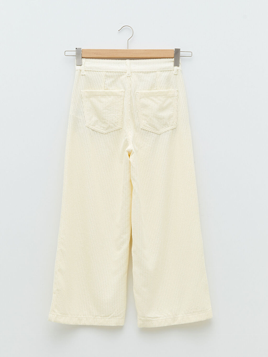Бархатные женские брюки стандартной посадки с широкими карманами и деталями LCW Casual – купить с доставкой из-за рубежа через платформу «CDEK.Shopping»
