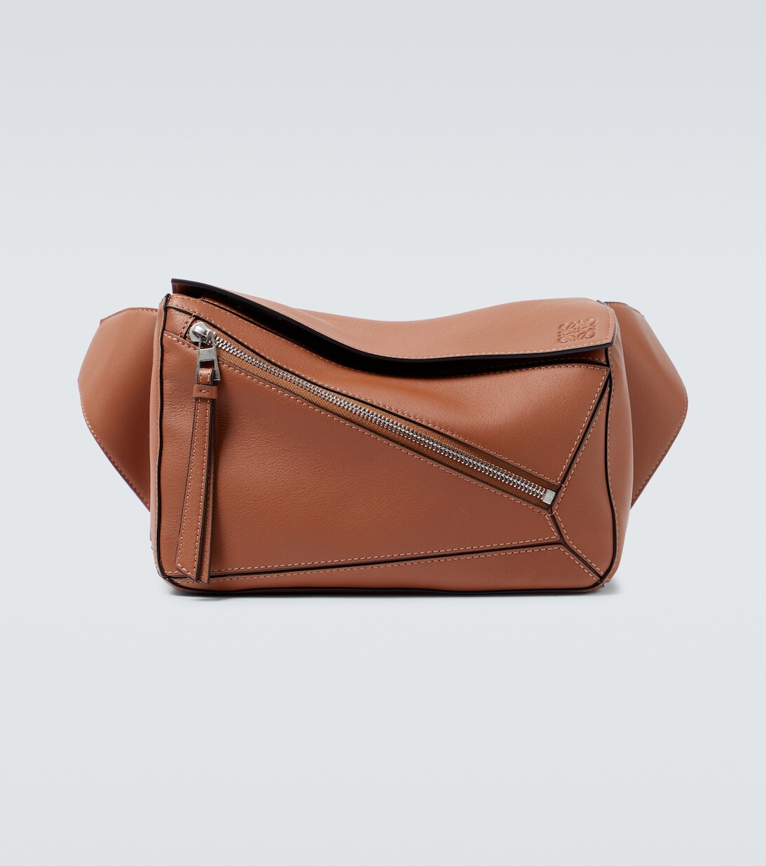

Маленькая кожаная поясная сумка Puzzle Loewe, коричневый