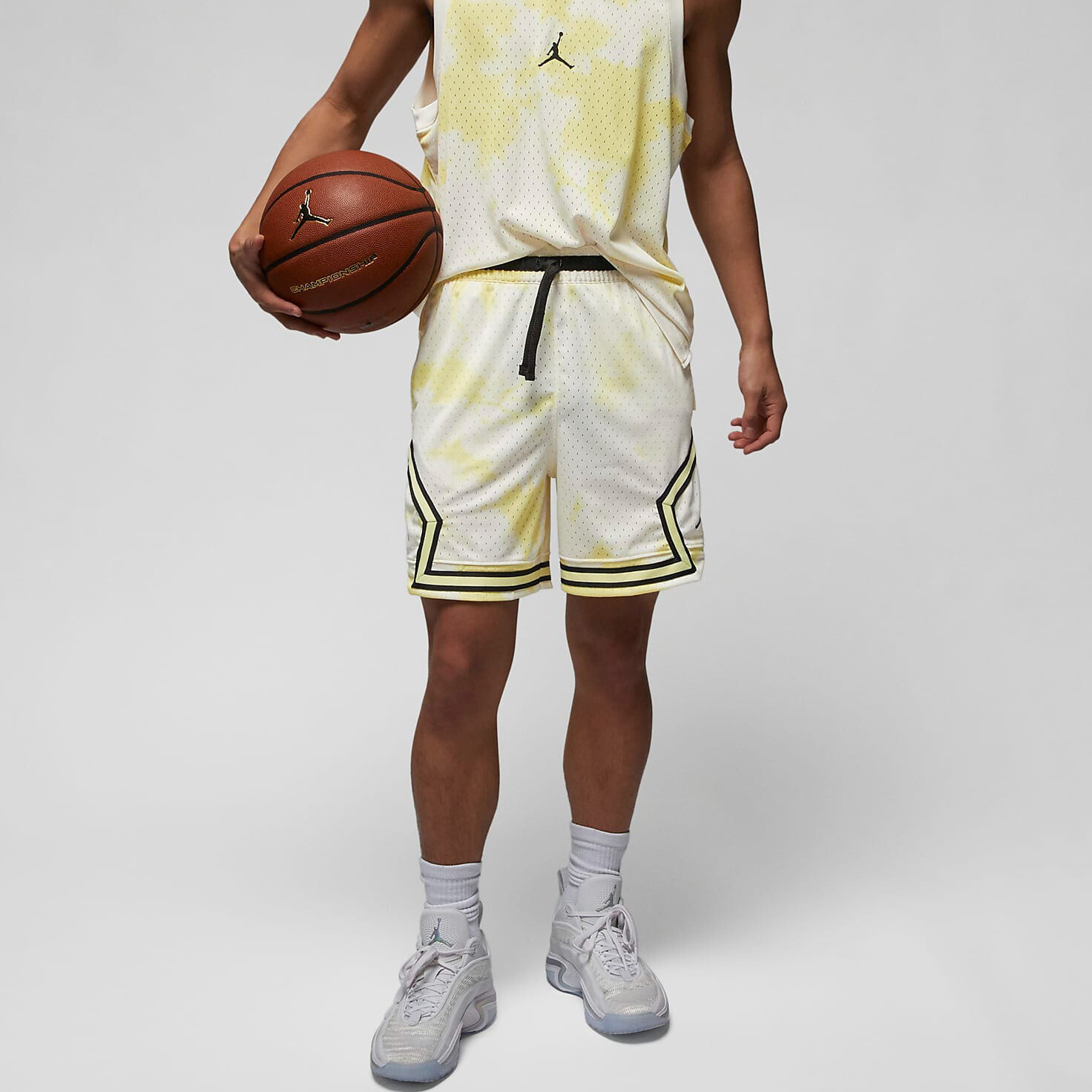 

Шорты Nike Jordan Dri-Fit Sport Breakfast Club Men's Diamond, светло-желтый/белый/черный