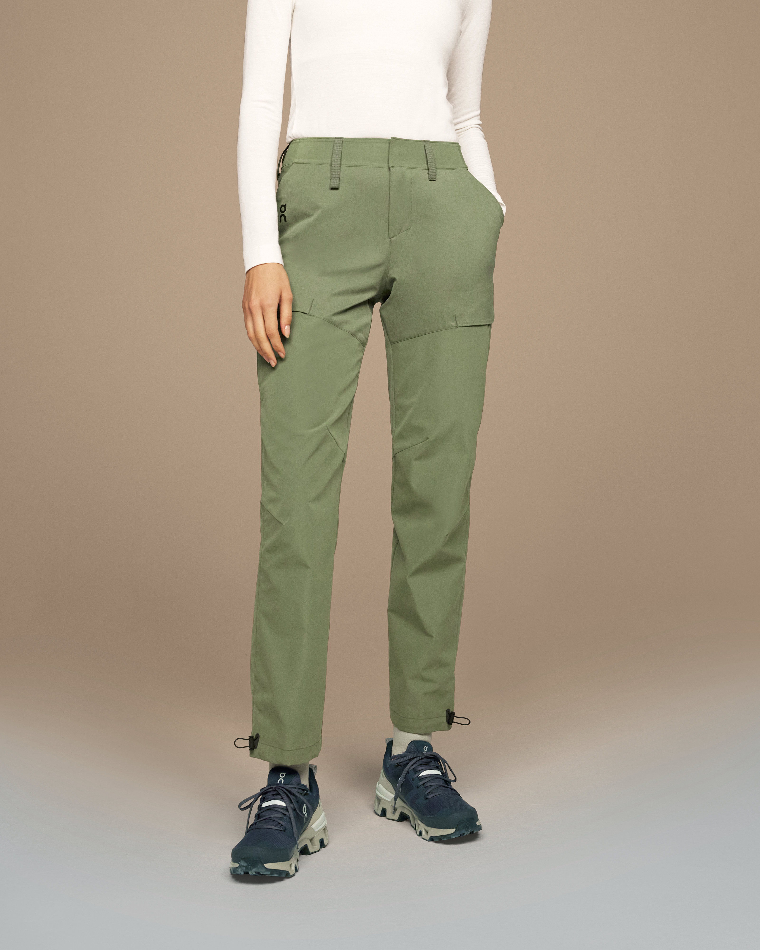 цена Спортивные брюки On Running Explorer Women's, зеленый