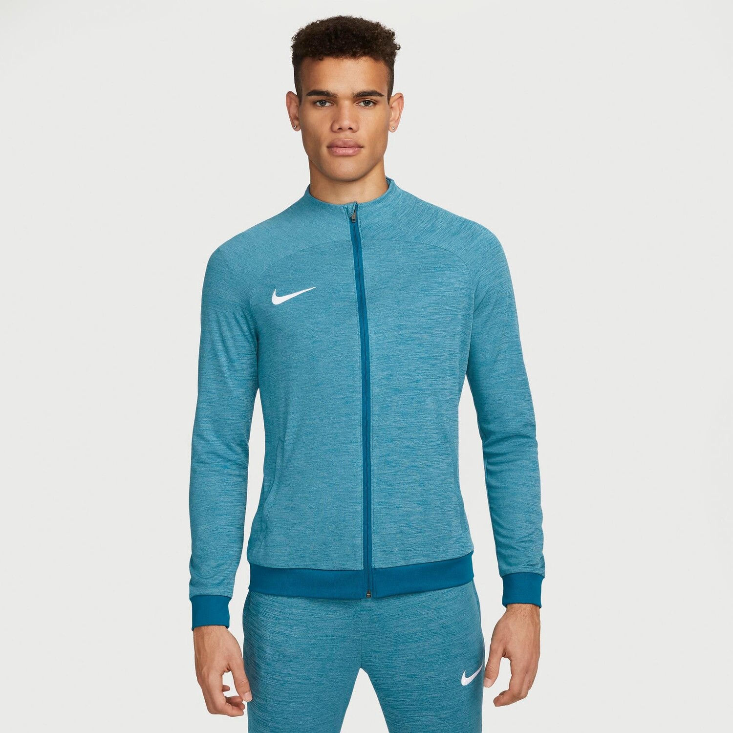 

Мужская спортивная куртка Nike Dri-FIT Academy Soccer с молнией во всю длину, синий