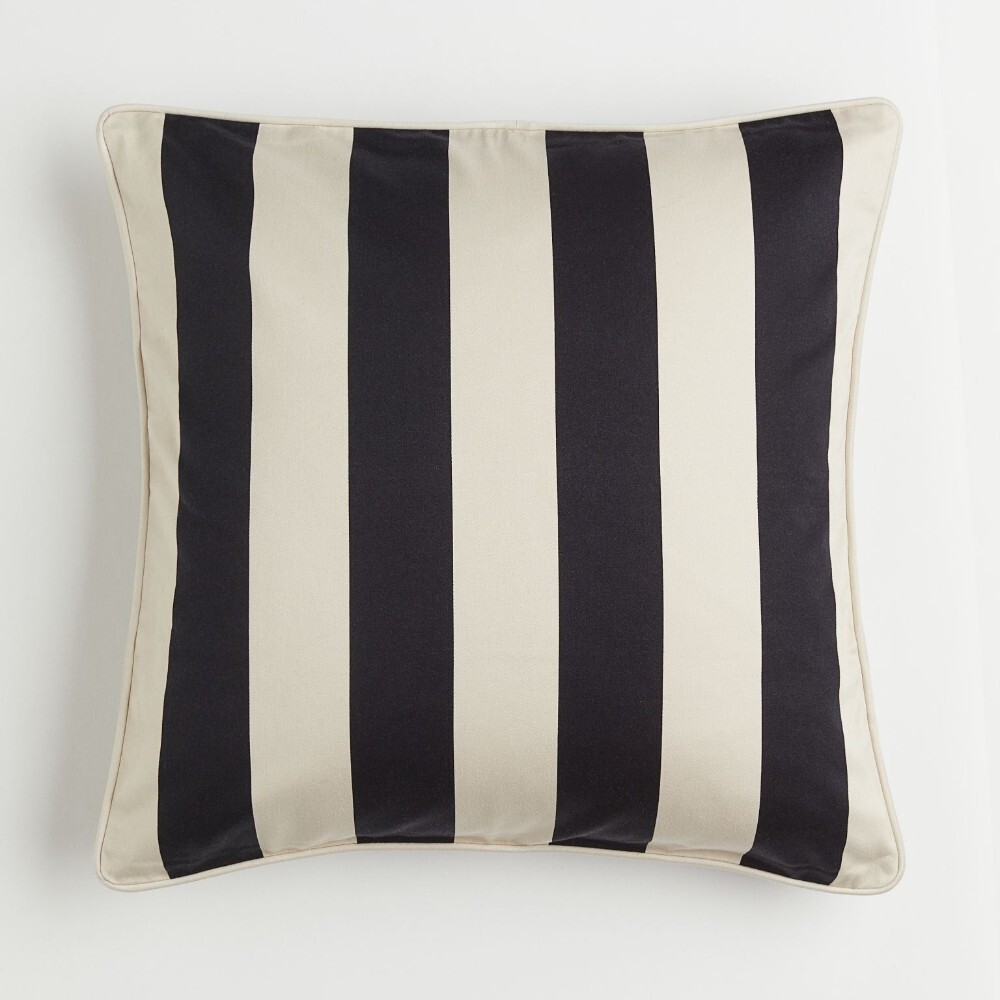 

Декоративная наволочка H&M Home Satin, черный