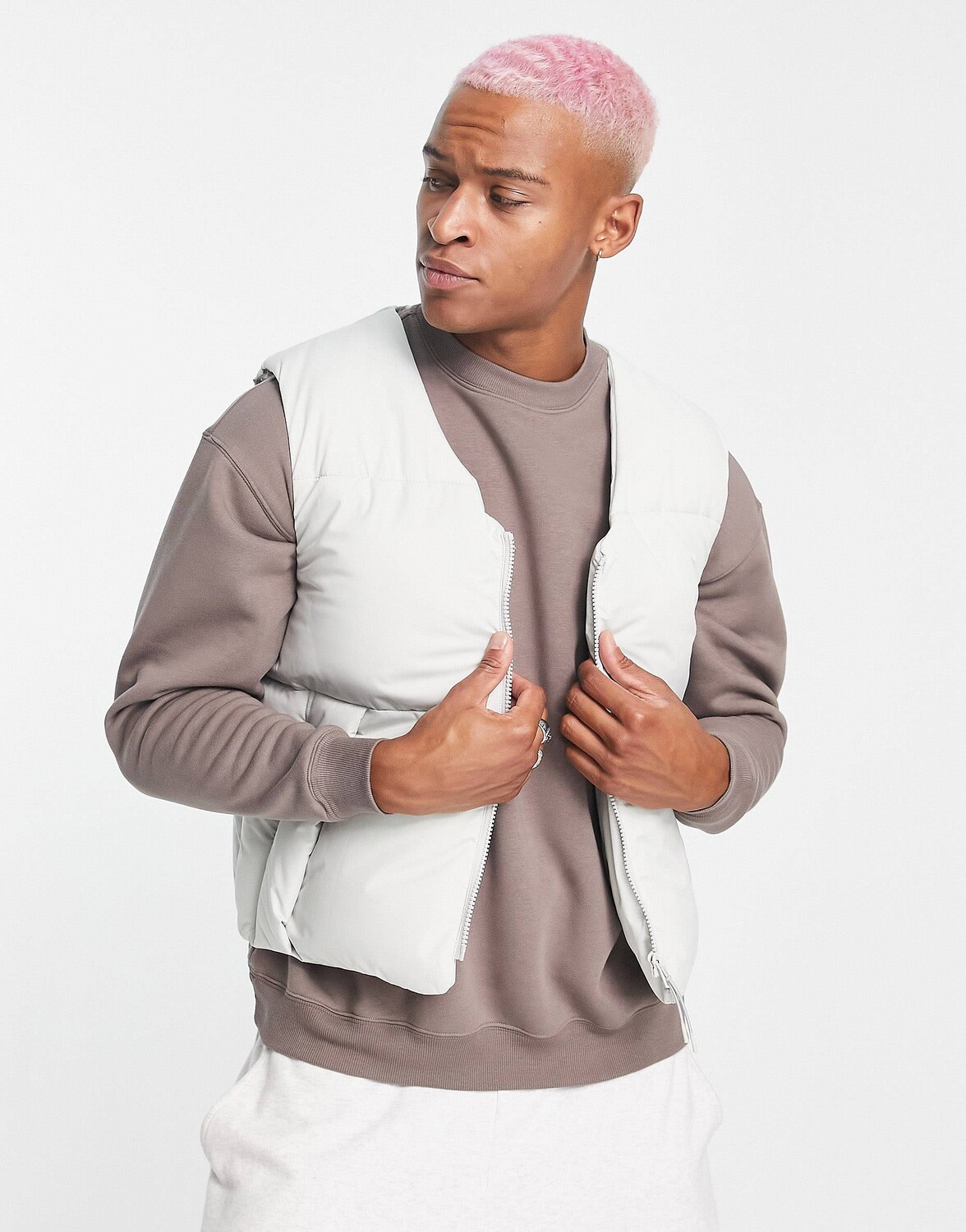 

Светло-серый укороченный жилет ASOS DESIGN