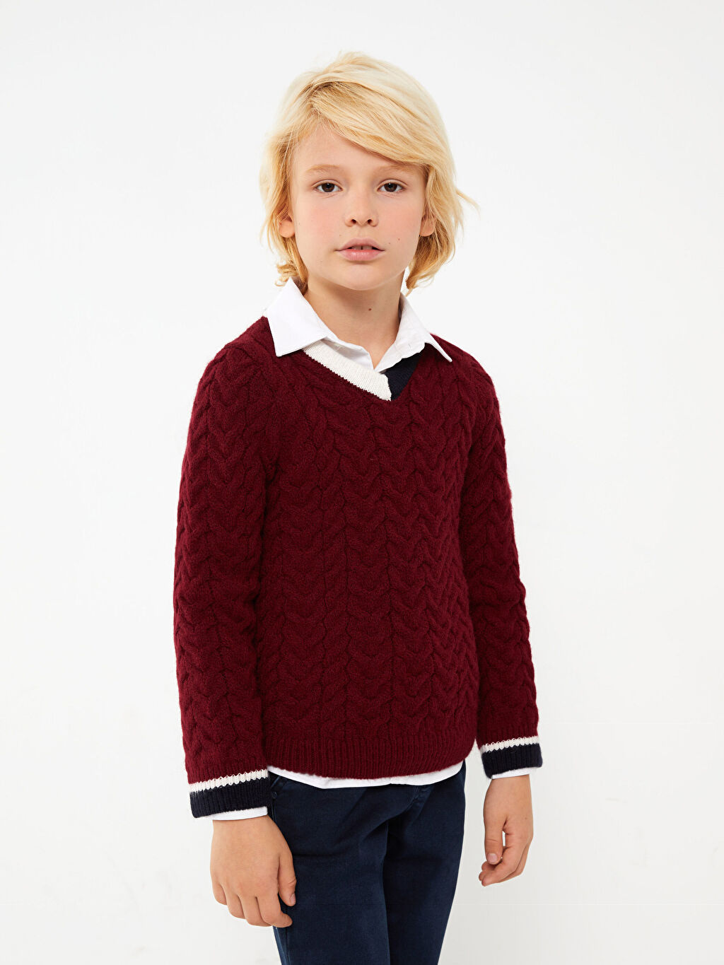 Трикотажный свитер для мальчика с длинным рукавом и V-образным вырезом Southblue трикотажный свитер для мальчика с длинным рукавом и v образным вырезом southblue