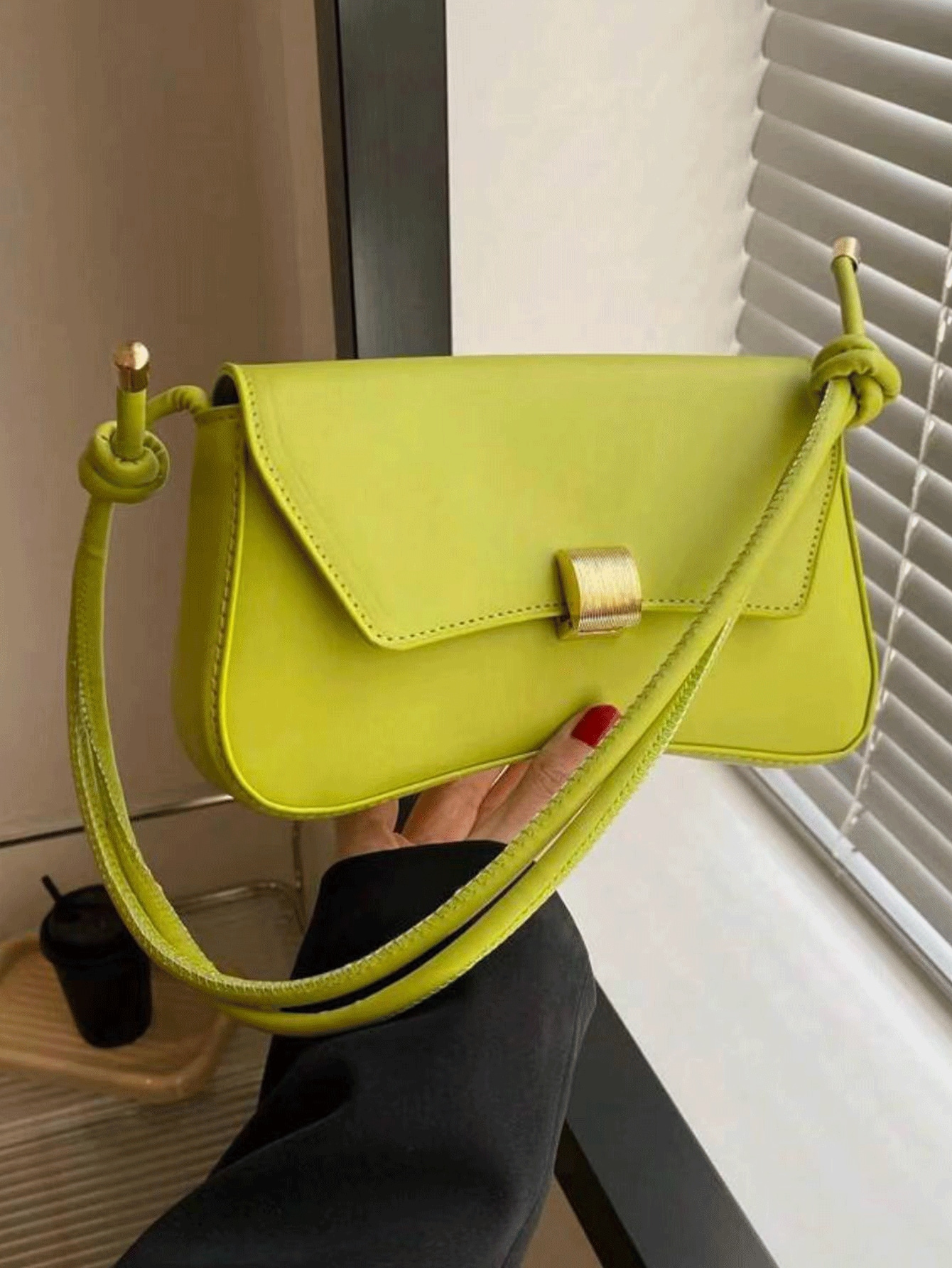 цена 2023 Новая модная женская сумка подмышками, зеленый