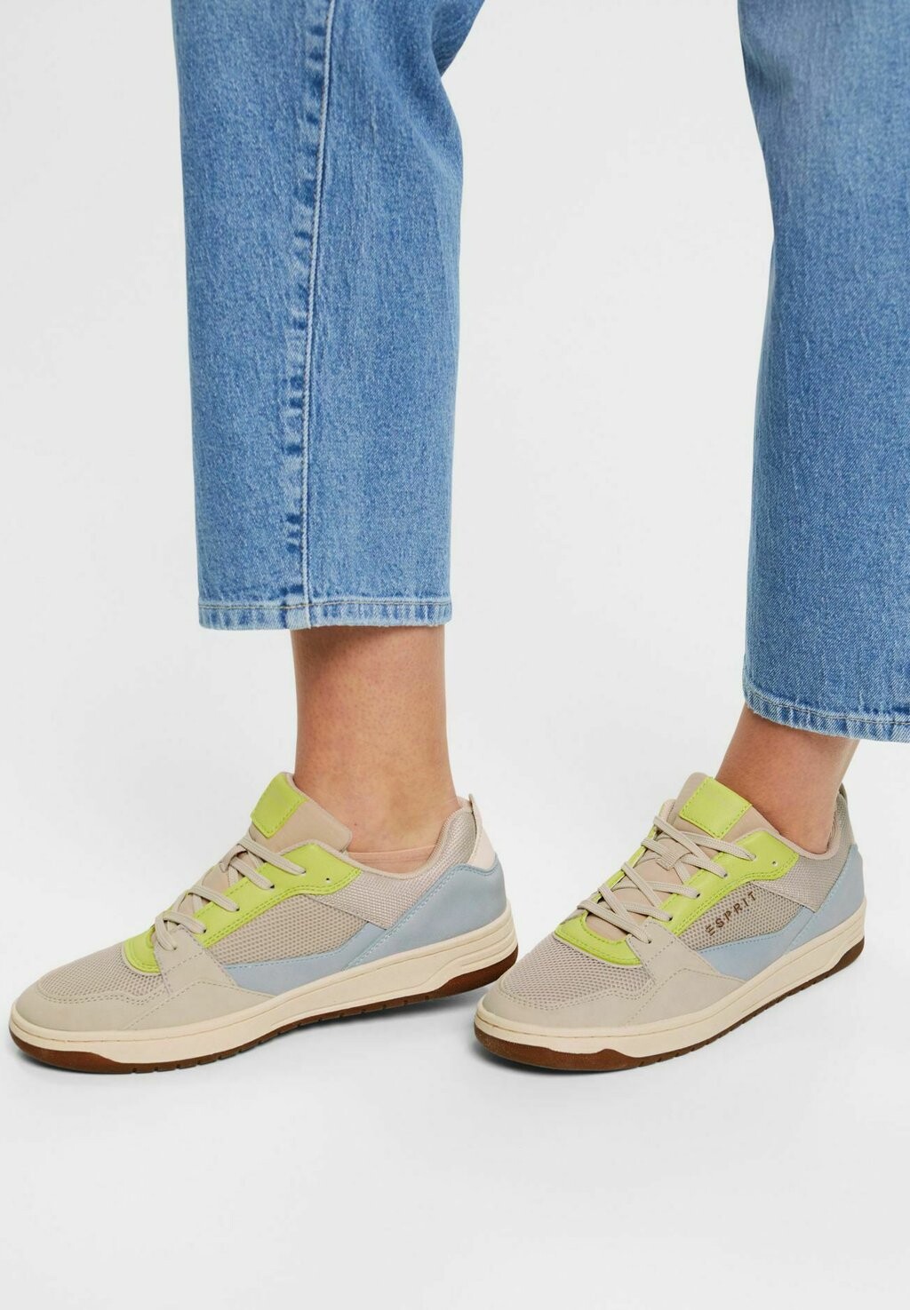

Кроссовки Esprit