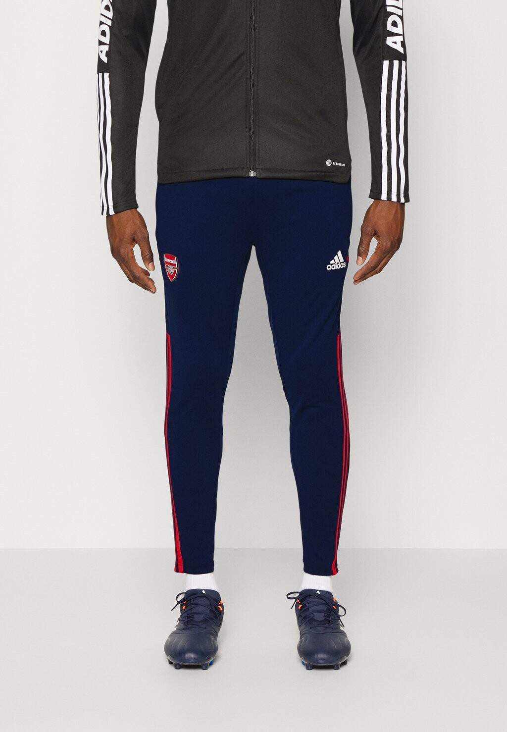 

Спортивные брюки Adidas