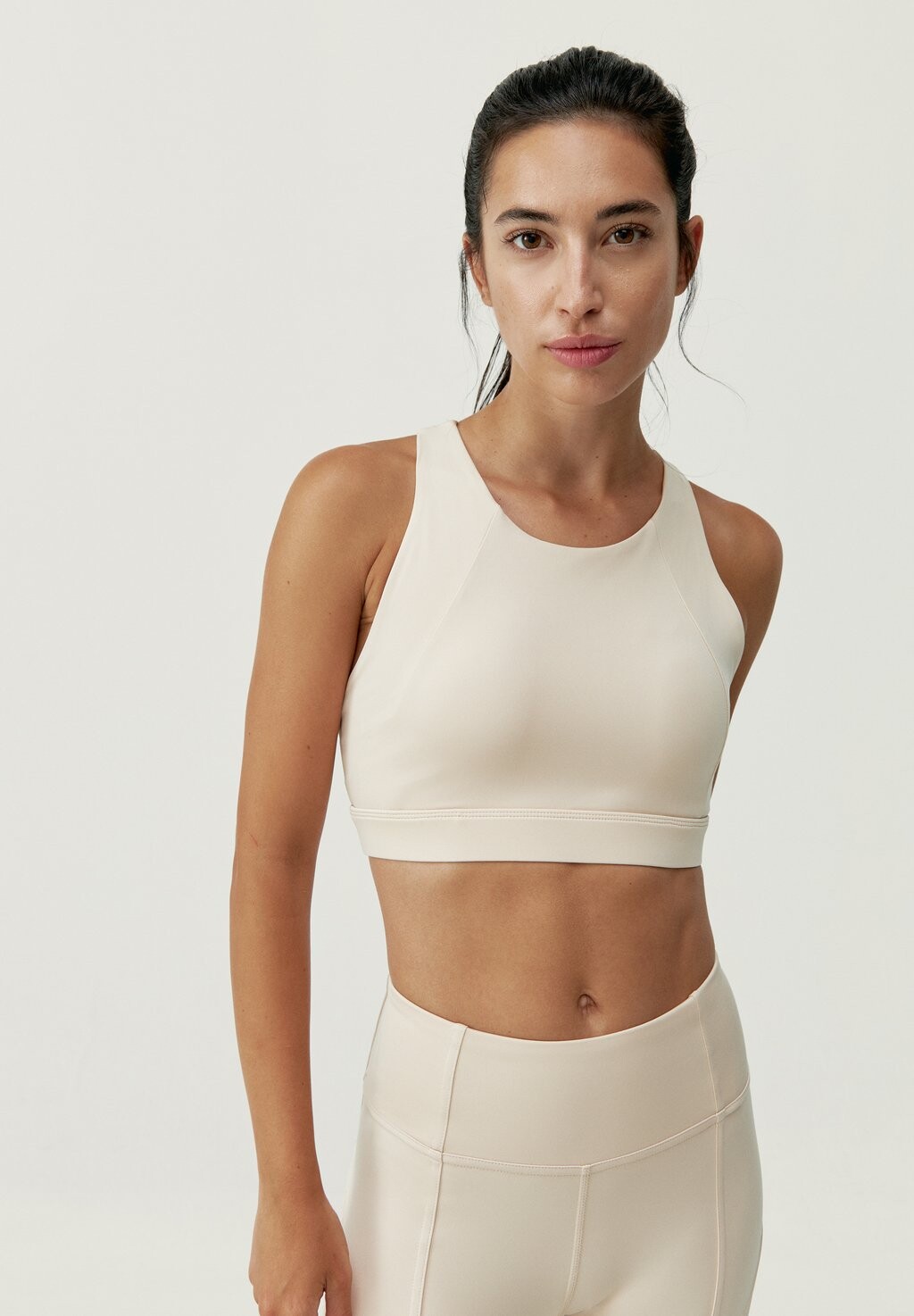 

Спортивный бюстгальтер с сильной поддержкой INDI Born Living Yoga, цвет beige