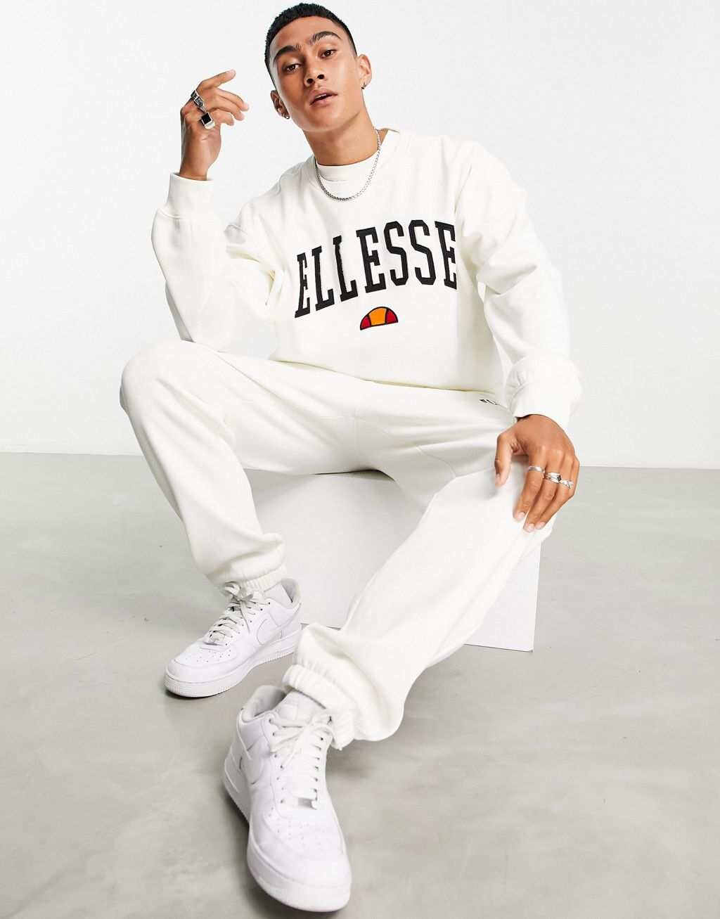 

Толстовка ellesse Collegiate цвета экрю