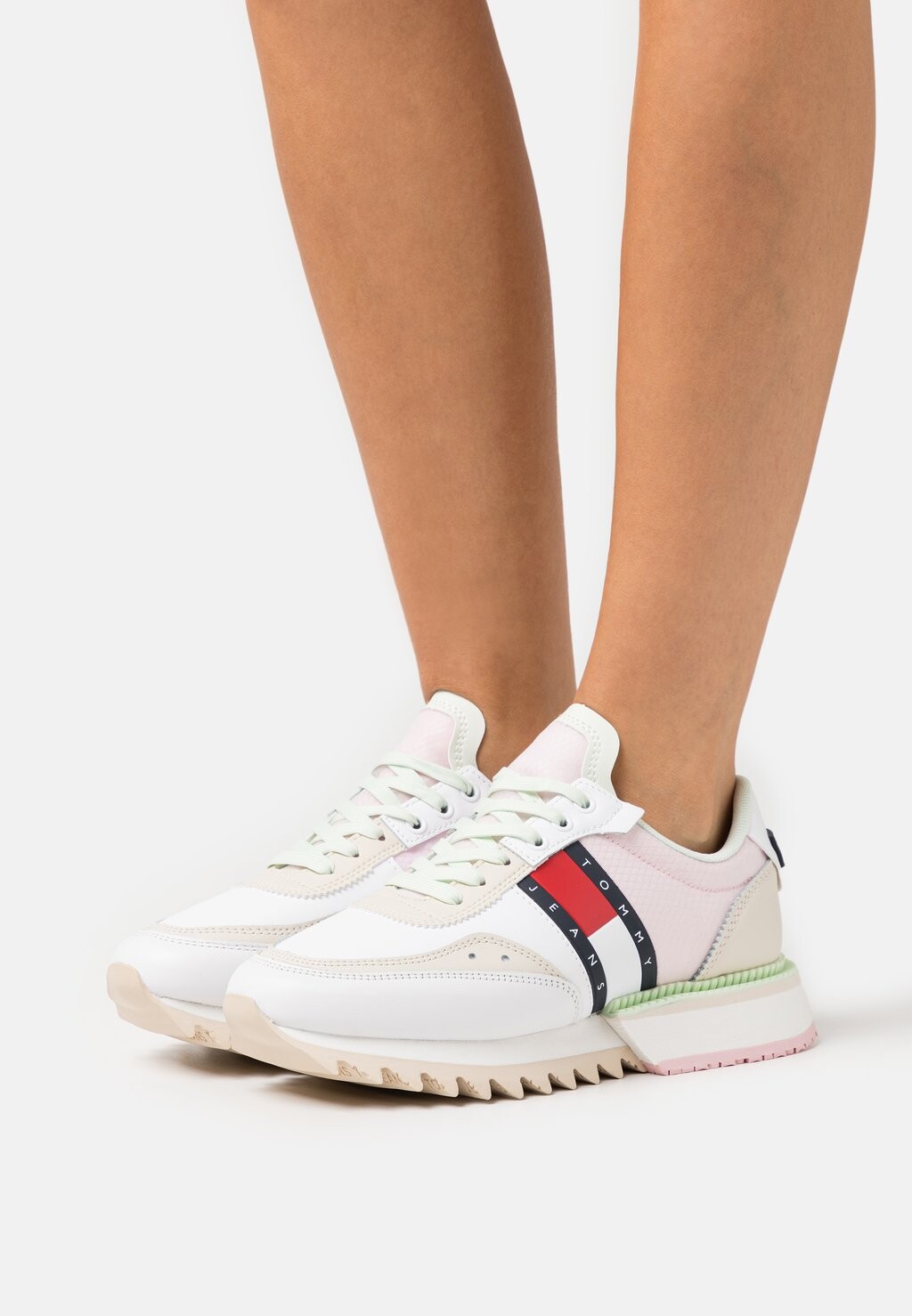 

Кроссовки Tommy Jeans, белый