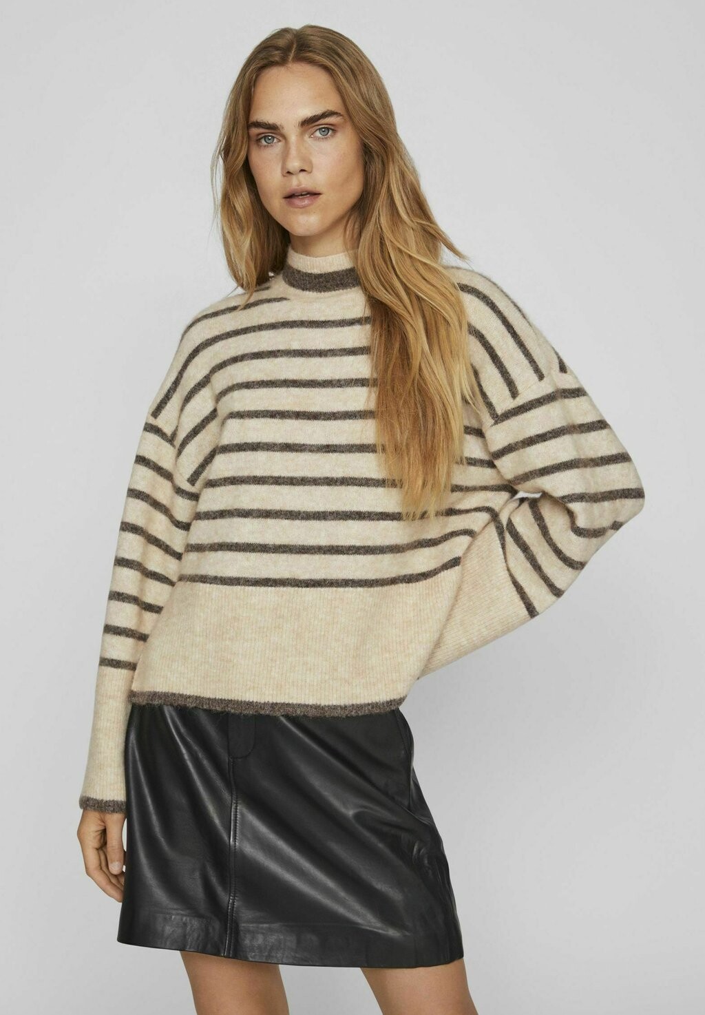 

Свитшот VILA ROUGE СТРИК HIGH NECK, цвет birch