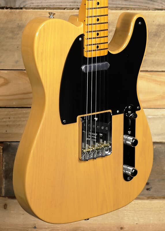 

Электрогитара Fender American Vintage II 1951 Telecaster Electric Guitar Butterscotch Blonde w/ Case