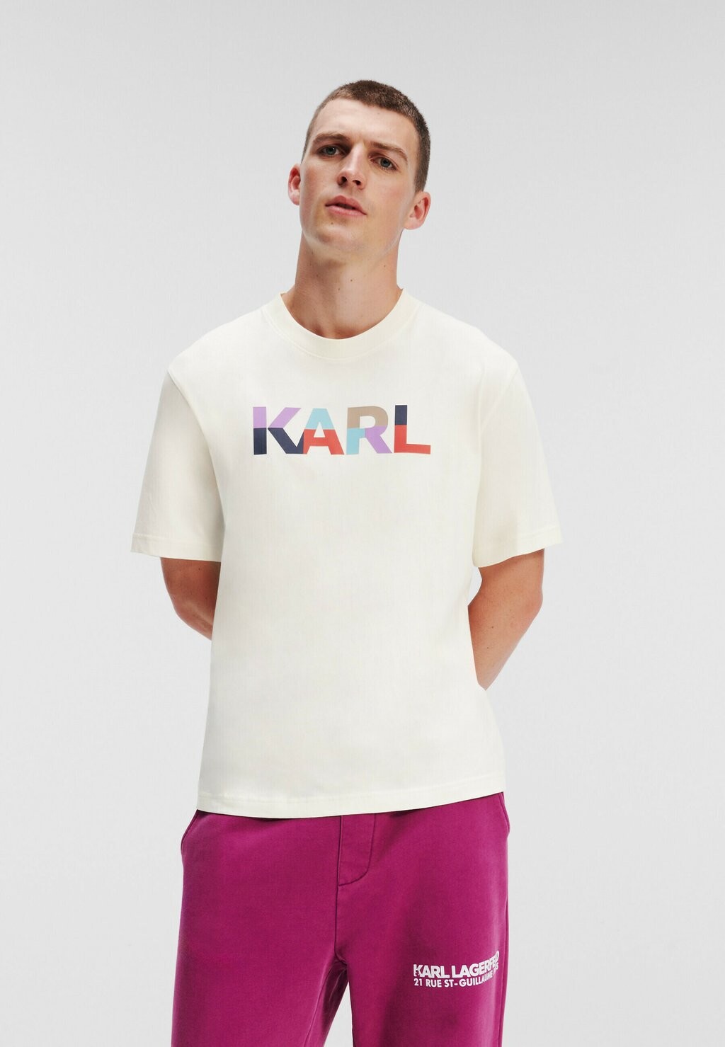 

Футболка с принтом COLOR-BLOCK LOGO KARL LAGERFELD, кремовый белый