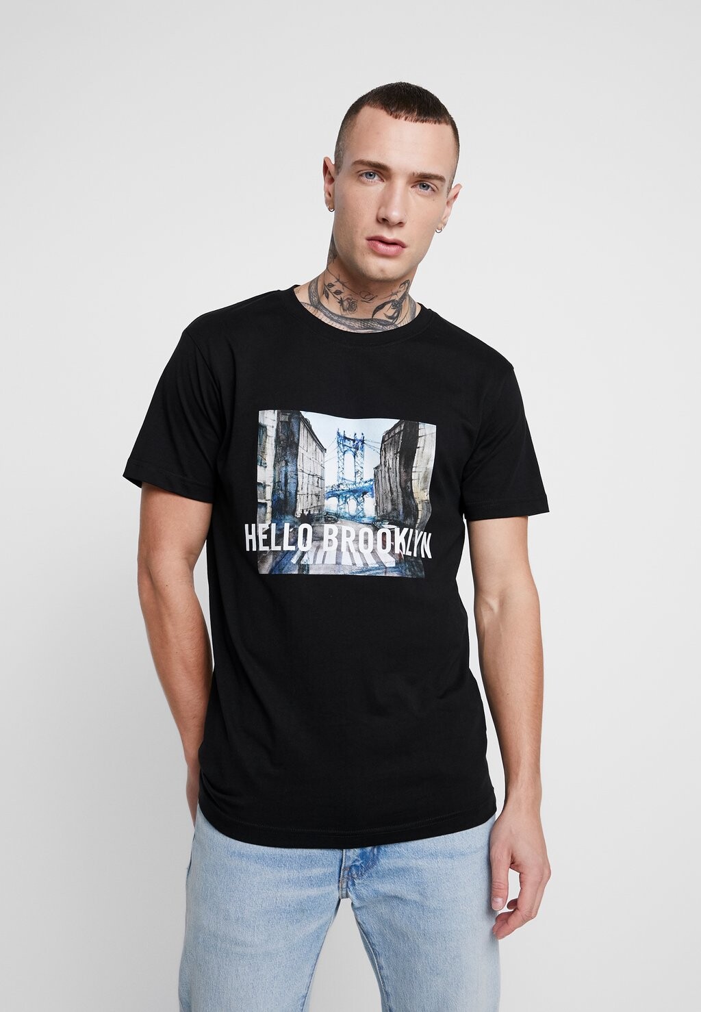 

Футболка с принтом Mister Tee, черный