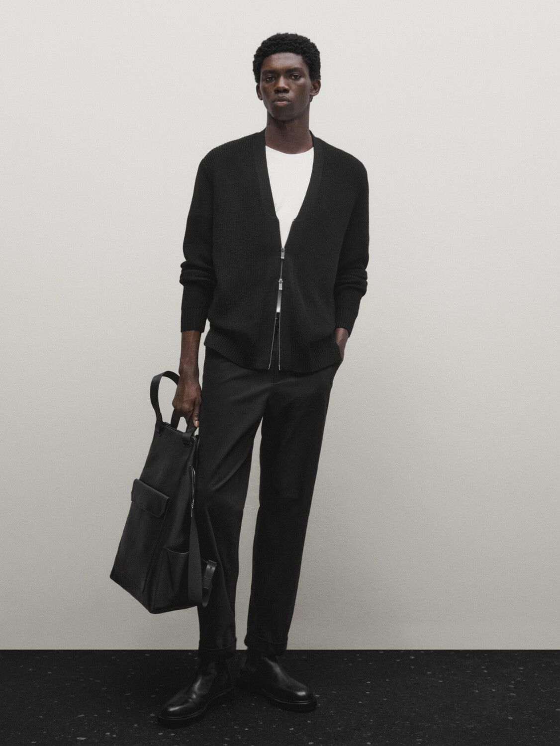 

Трикотажный кардиган на молнии Massimo Dutti, черный