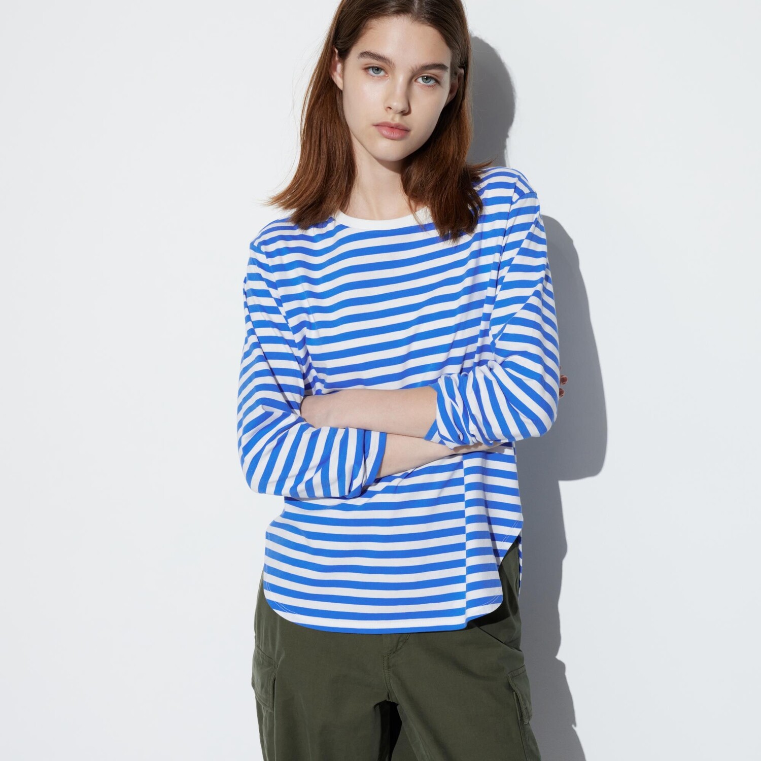 

Футболка Uniqlo с круглым краем и каймой, синий