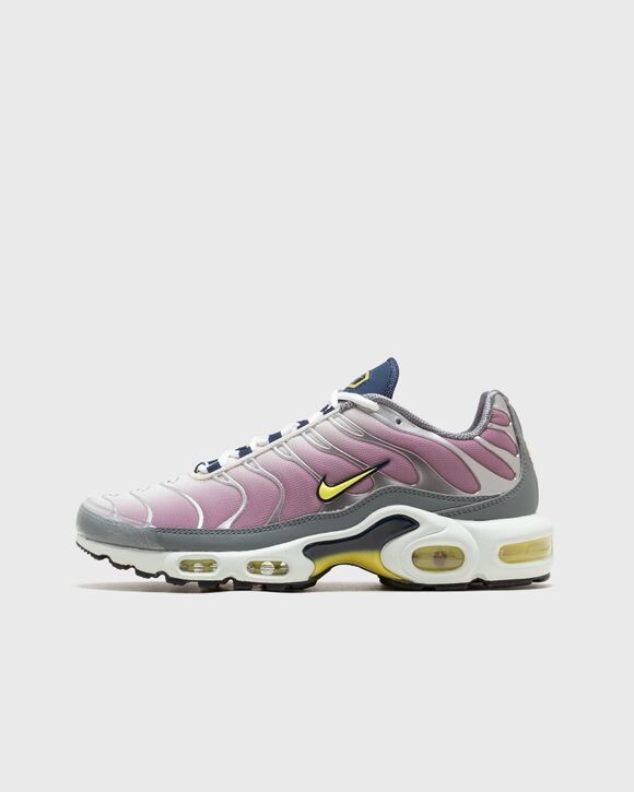 

Кроссовки Nike Wmns Nike Air Max Plus 'Violet Dust And High Voltage', цвет violet dust/high voltage-midnight n