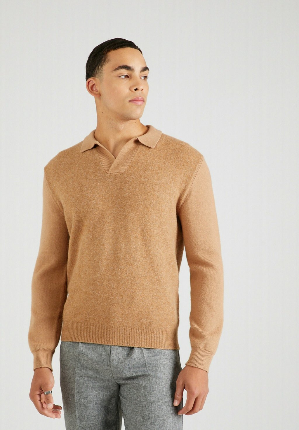 Вязаный свитер Guido Maria Kretschmer Collection, цвет camel