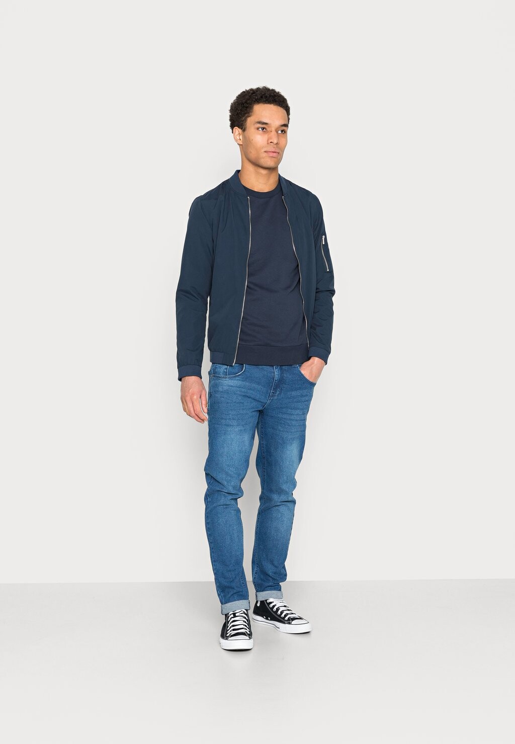 

Толстовка Jack & Jones, темно-синий