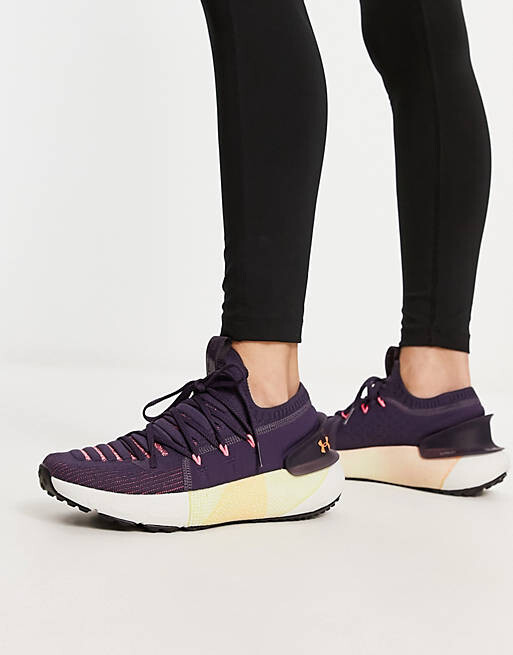 

Фиолетовые и розовые кроссовки Under Armour Running HOVR Phantom 3