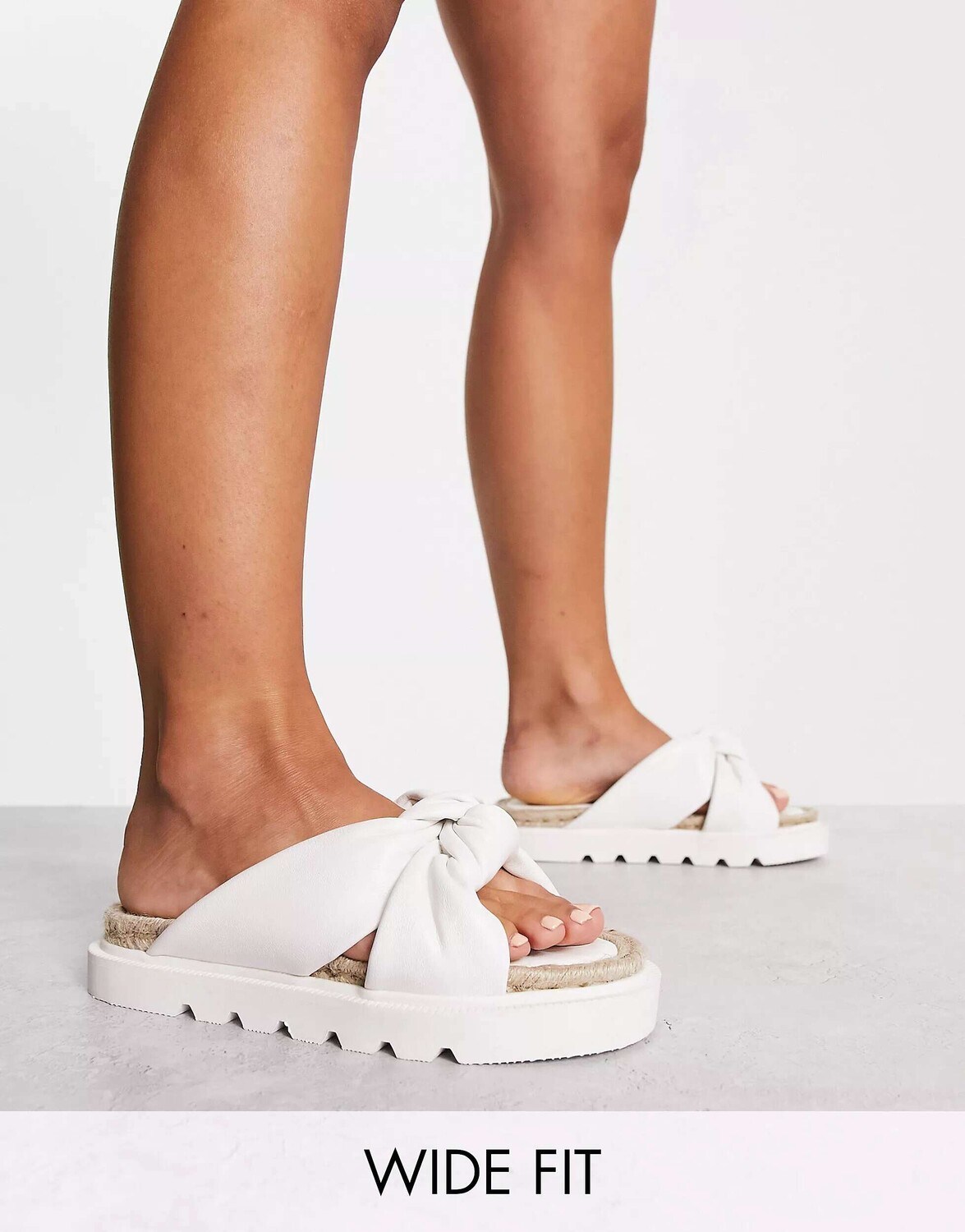 

Белые эспадрильи с перекрестными ремешками ASOS Wide Fit Jemima