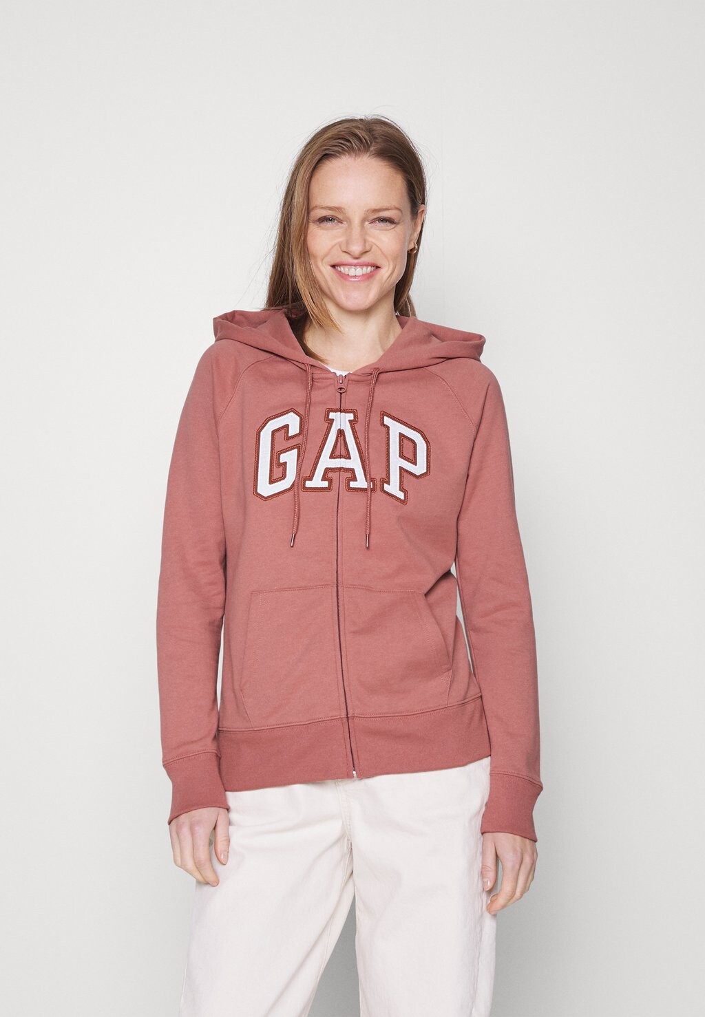 

Толстовка на молнии GAP