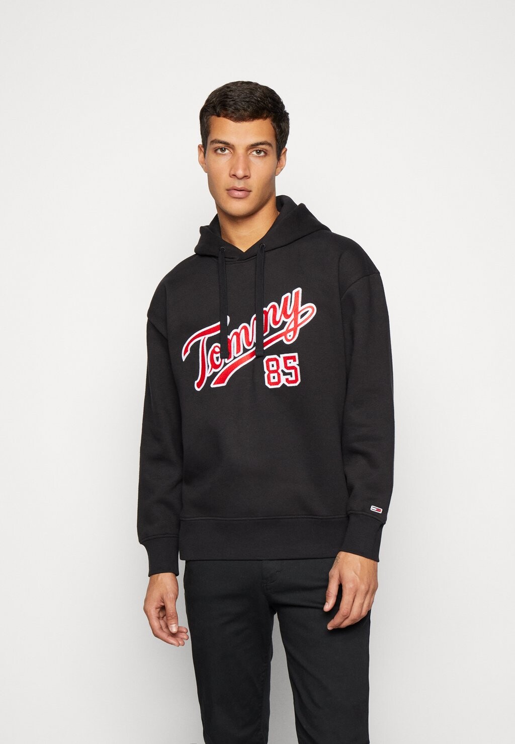 

Худи Tommy Jeans, черный