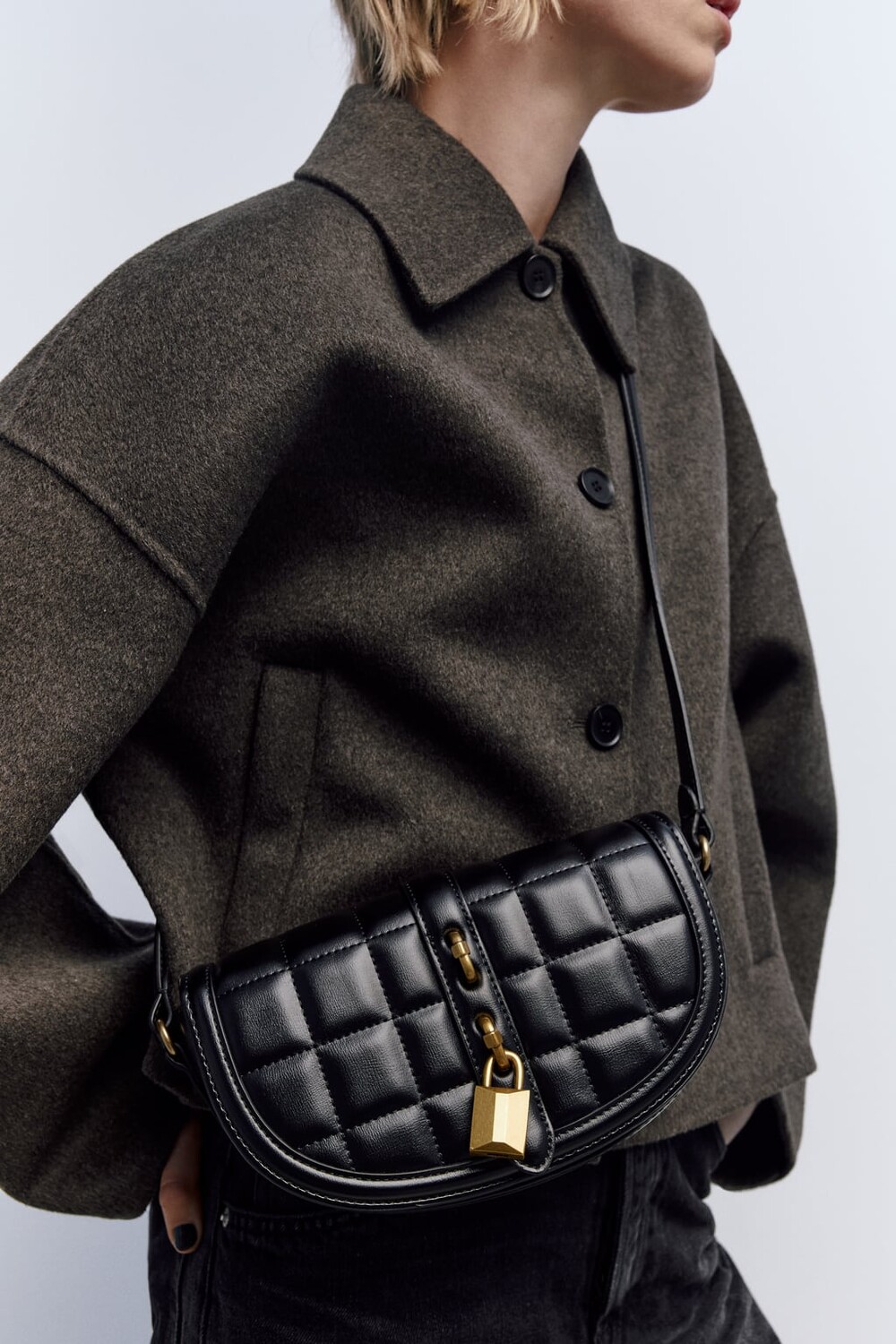 

Стеганая сумка через плечо ZARA, черный