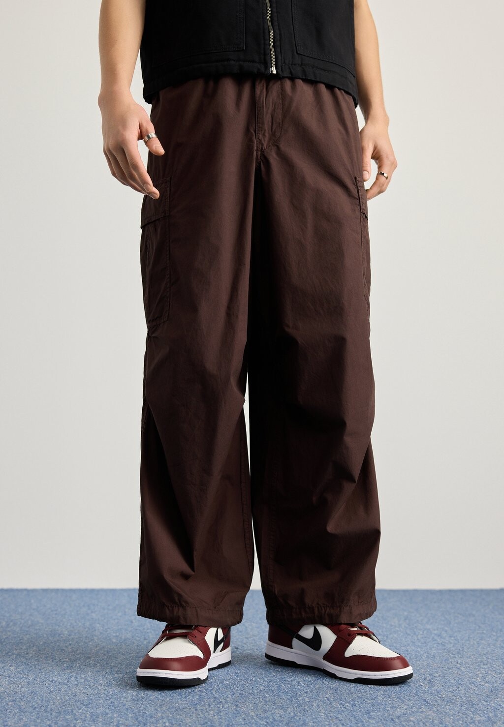 Брюки карго GIANT PARACHUTE PANT Obey Clothing, цвет java brown