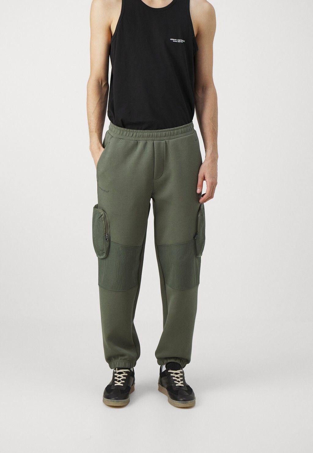 

Тренировочные брюки EA7 Emporio Armani, зеленый