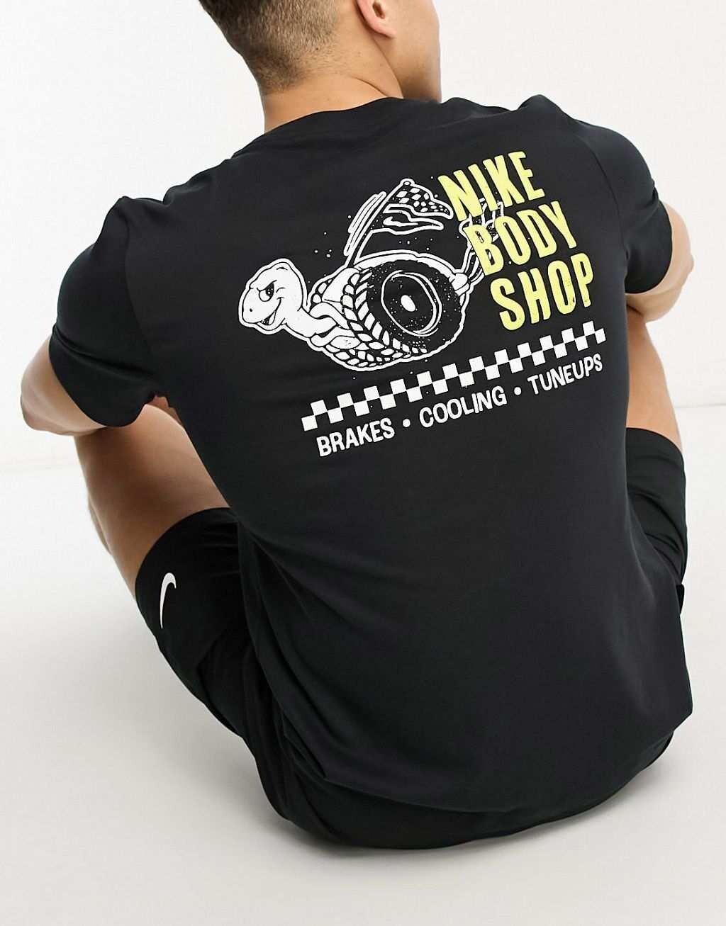 

Черная футболка с принтом на спине Nike Training Body Shop, Черный