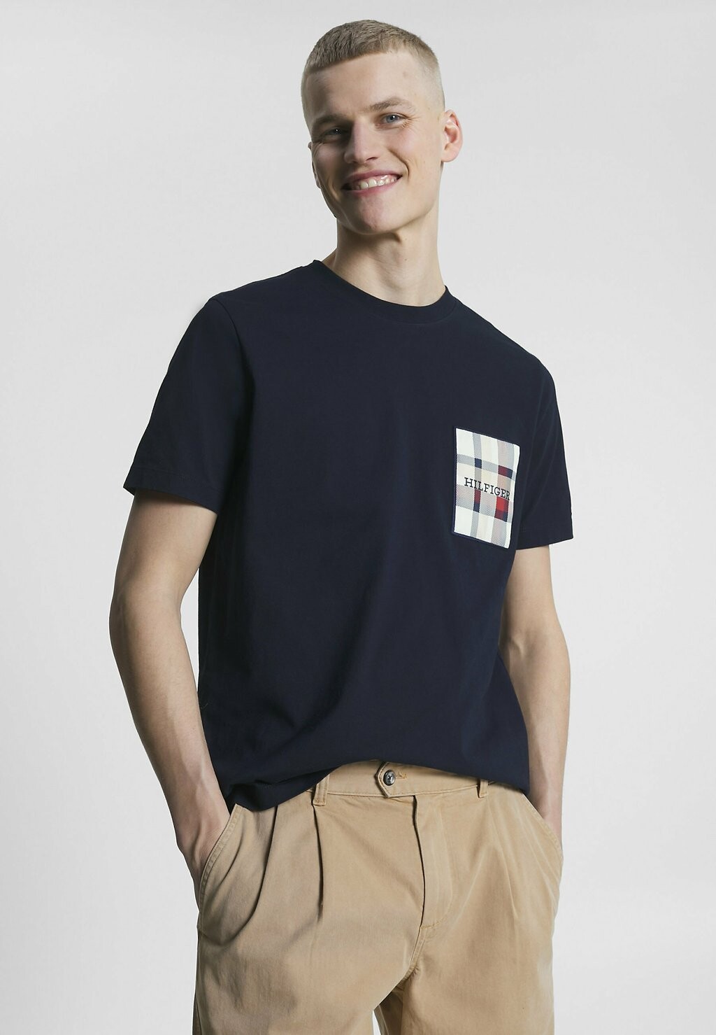 

Футболка с принтом MONOTYPE PATCH Tommy Hilfiger, небо пустыни