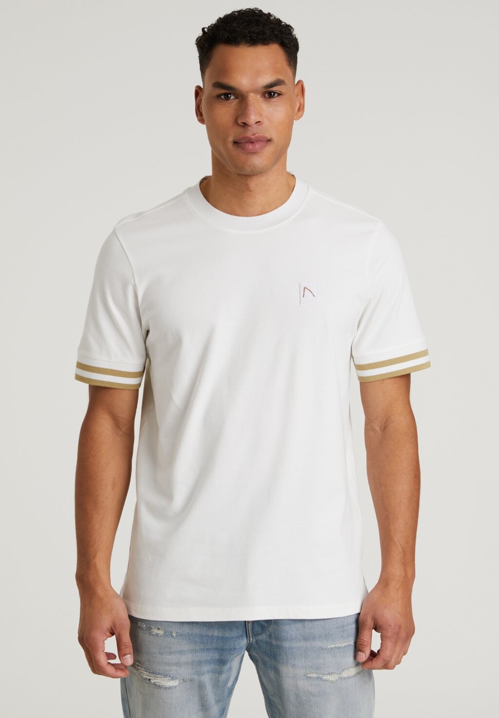 

Футболка базовая ARTEMIS CHASIN', цвет off white