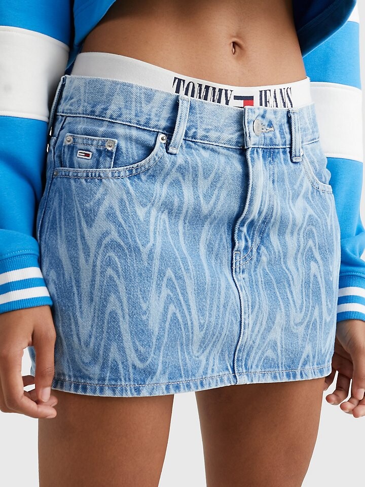 

Джинсовая мини-юбка с эффектом лазерного выцветания Tommy Jeans