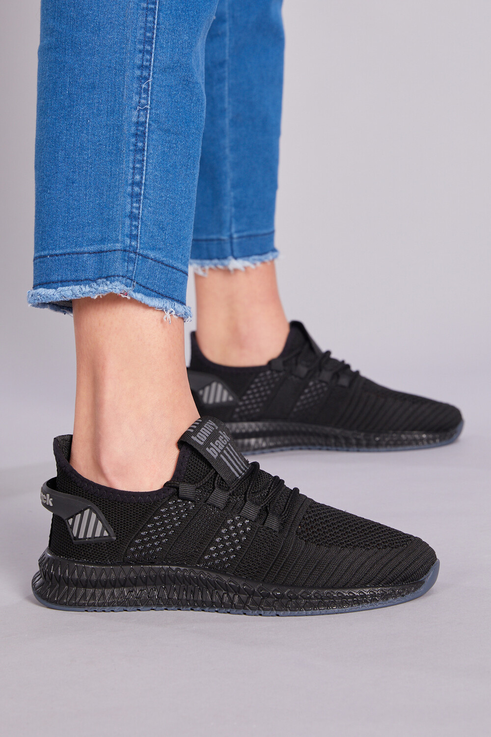 

Черная спортивная обувь унисекс Tbıdl Tonny Black, черный