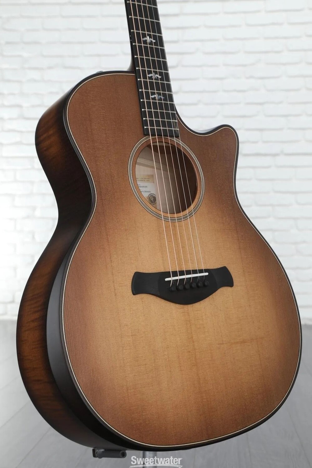 

Taylor 614ce Builder's Edition V-Class — Wild Honey Burst