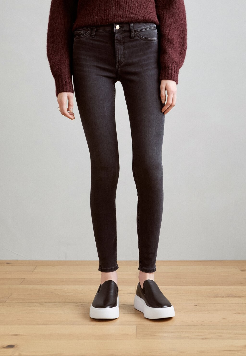 

Джинсы скинни Esprit, цвет black dark wash