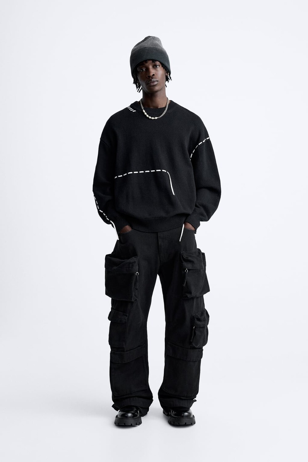 

Свитер с отстрочкой и полоской ZARA, черный