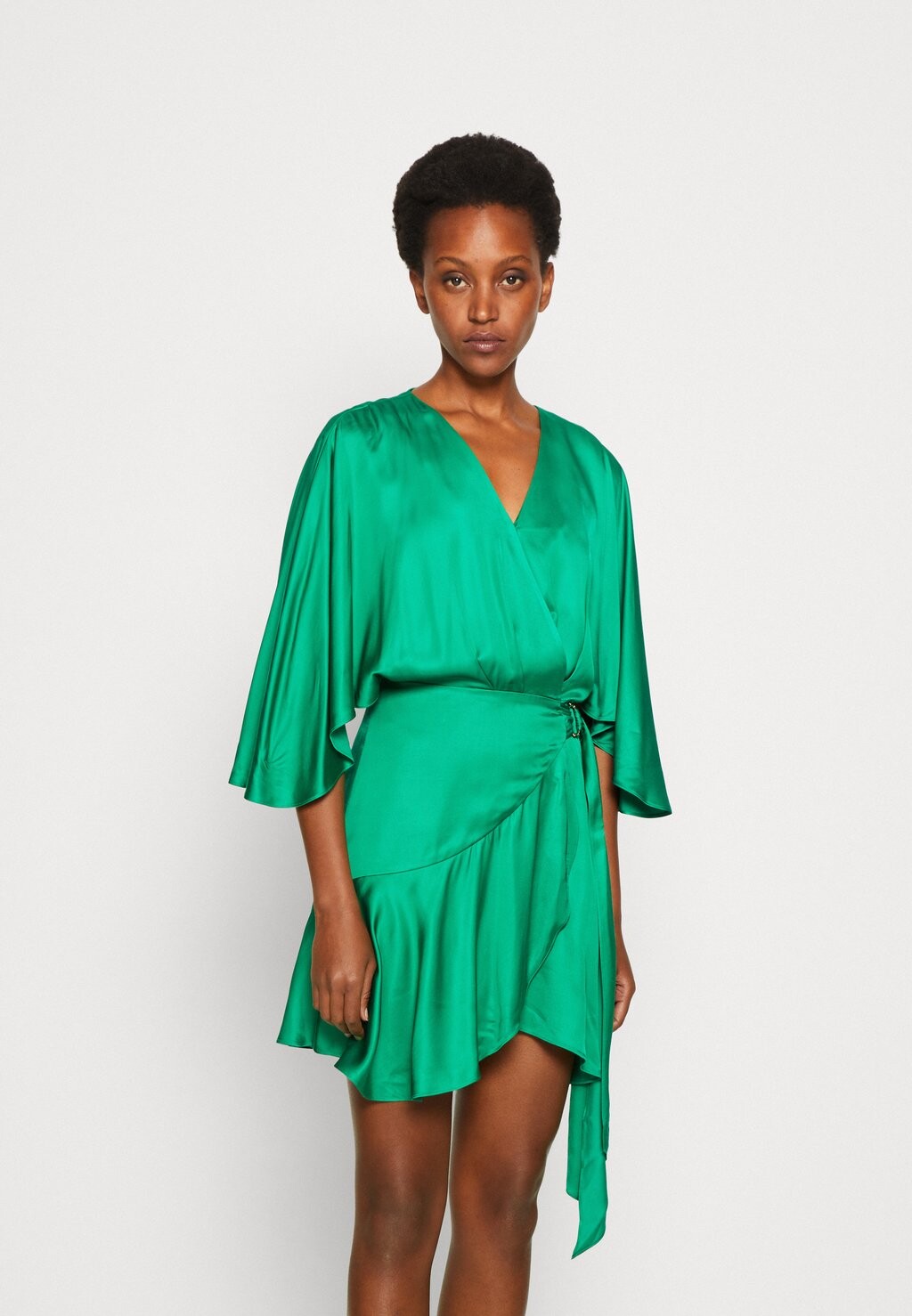 

Коктейльное платье MARCIANO BY GUESS