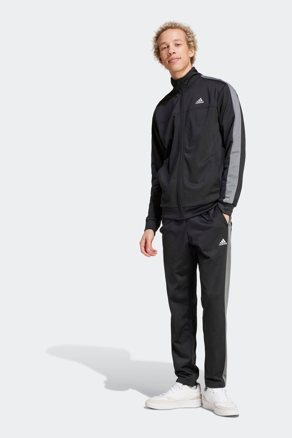 

Трикотажный спортивный костюм в стиле колор-блок Adidas, черный