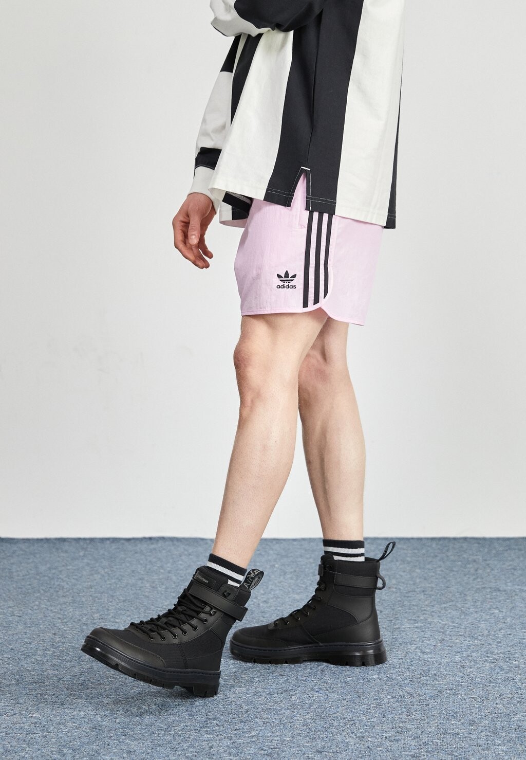 

Спортивные брюки adidas Originals, Серый