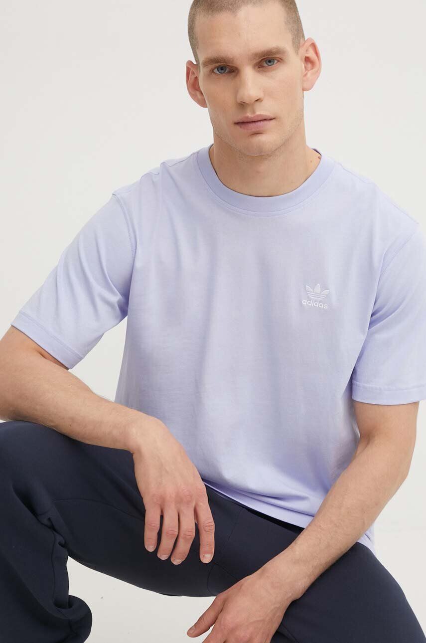 

Хлопковая футболка adidas Originals, фиолетовый
